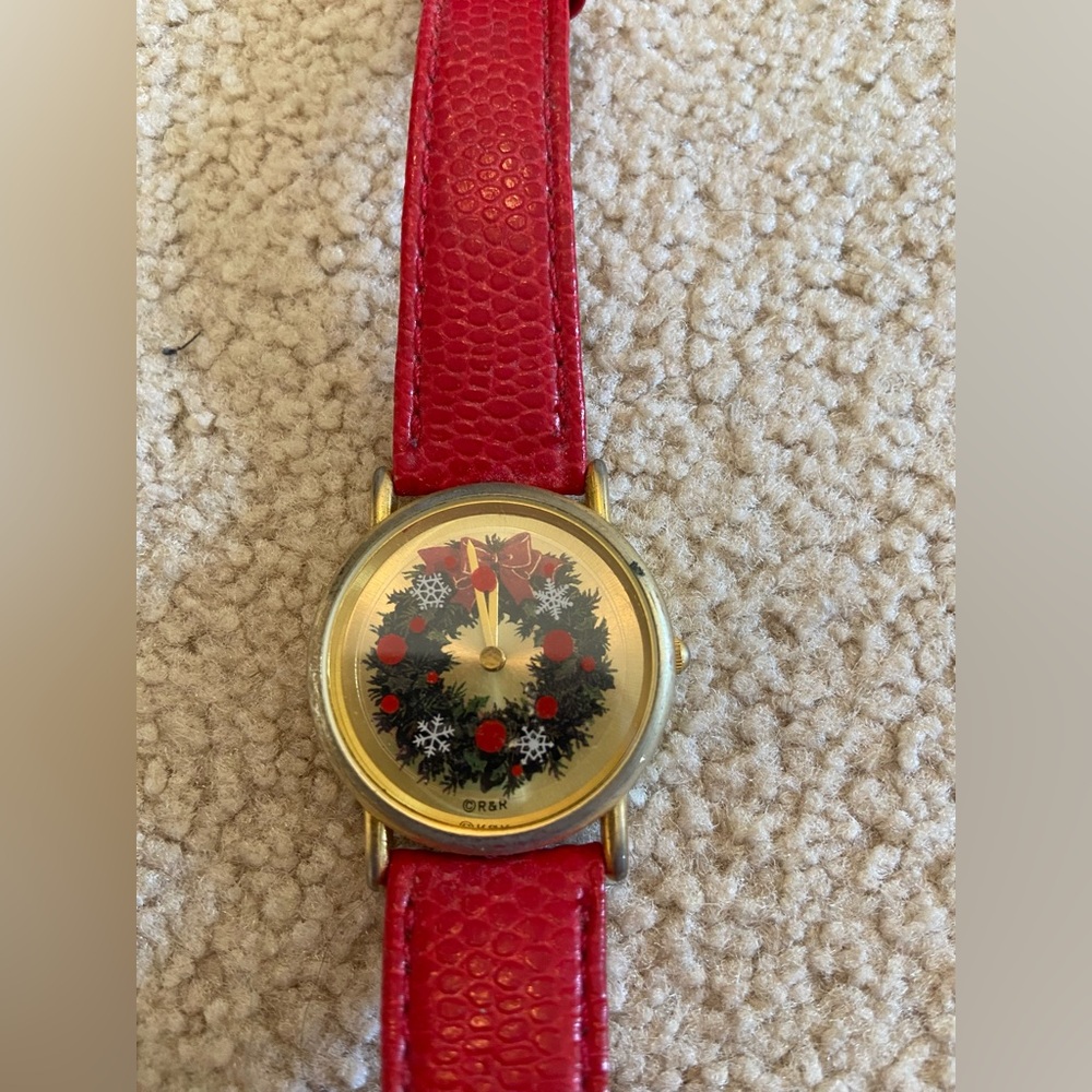Women’s Red Leather Christmas Wreath Watch - Picture 2 of 4